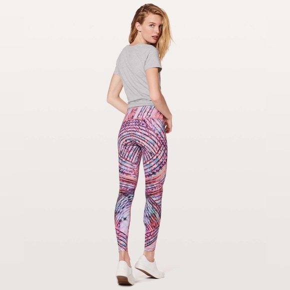 Lululemon Wunder Under Hi-Rise Tight *Central Saint Martins Nulux 28" ~ size 8 - Picture 1 of 14